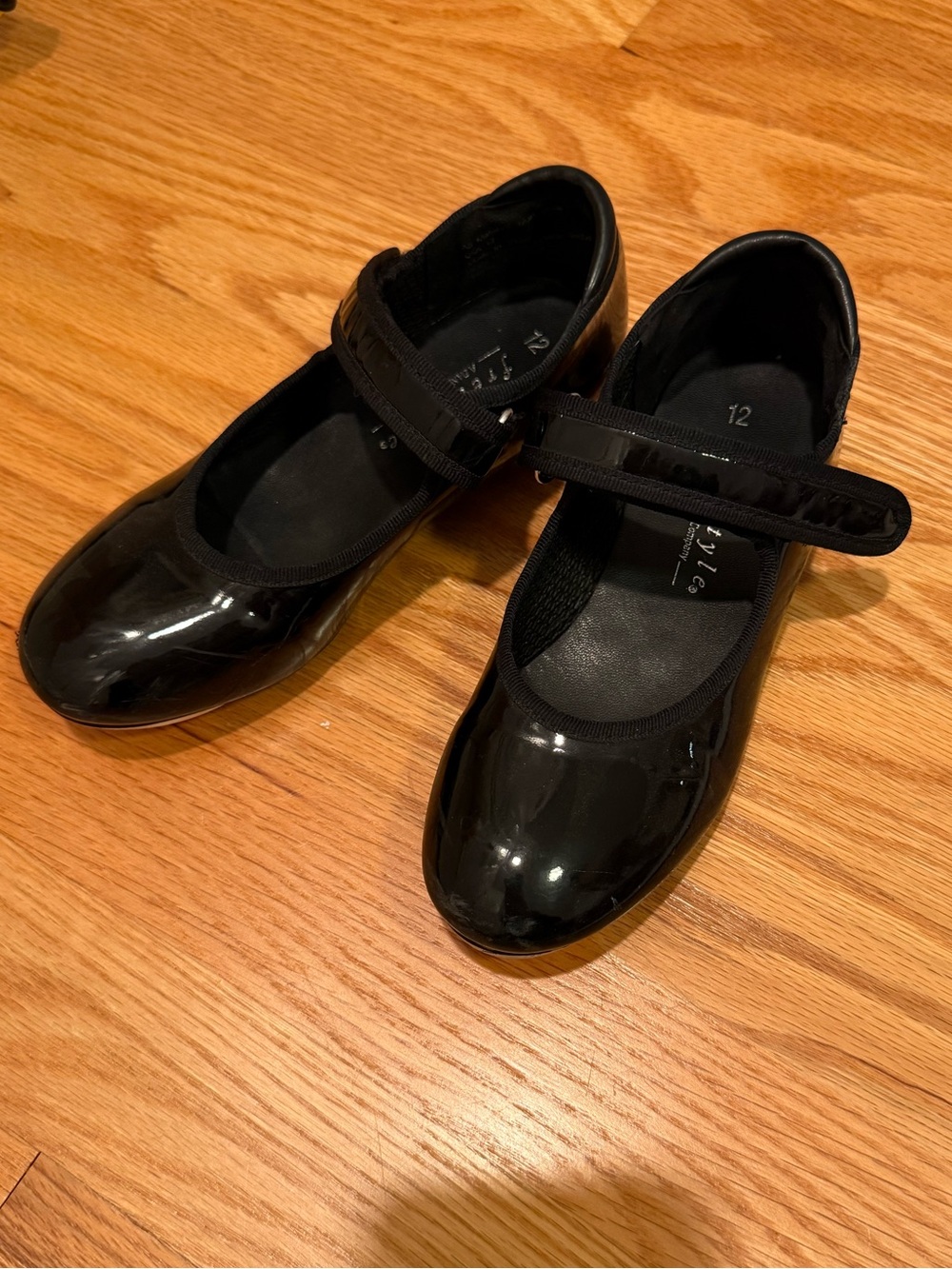 Danskin Black Patent Mary Jane Tap Shoes with Velcro Strap Sz 12